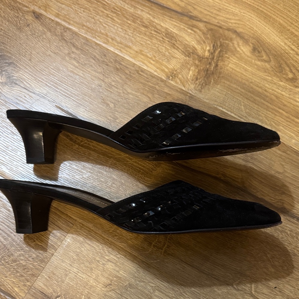 90’s vintage Salvatore Ferragamo Black Mules